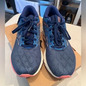 Women’s Mizuno Wave Inspire 19s / Size 8 / Running Sneaker